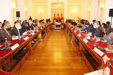Medienmitteilung - Außenminister Ali Sabry informiert das in Colombo ansässige Diplomatische Korps über wichtige Entwicklungen